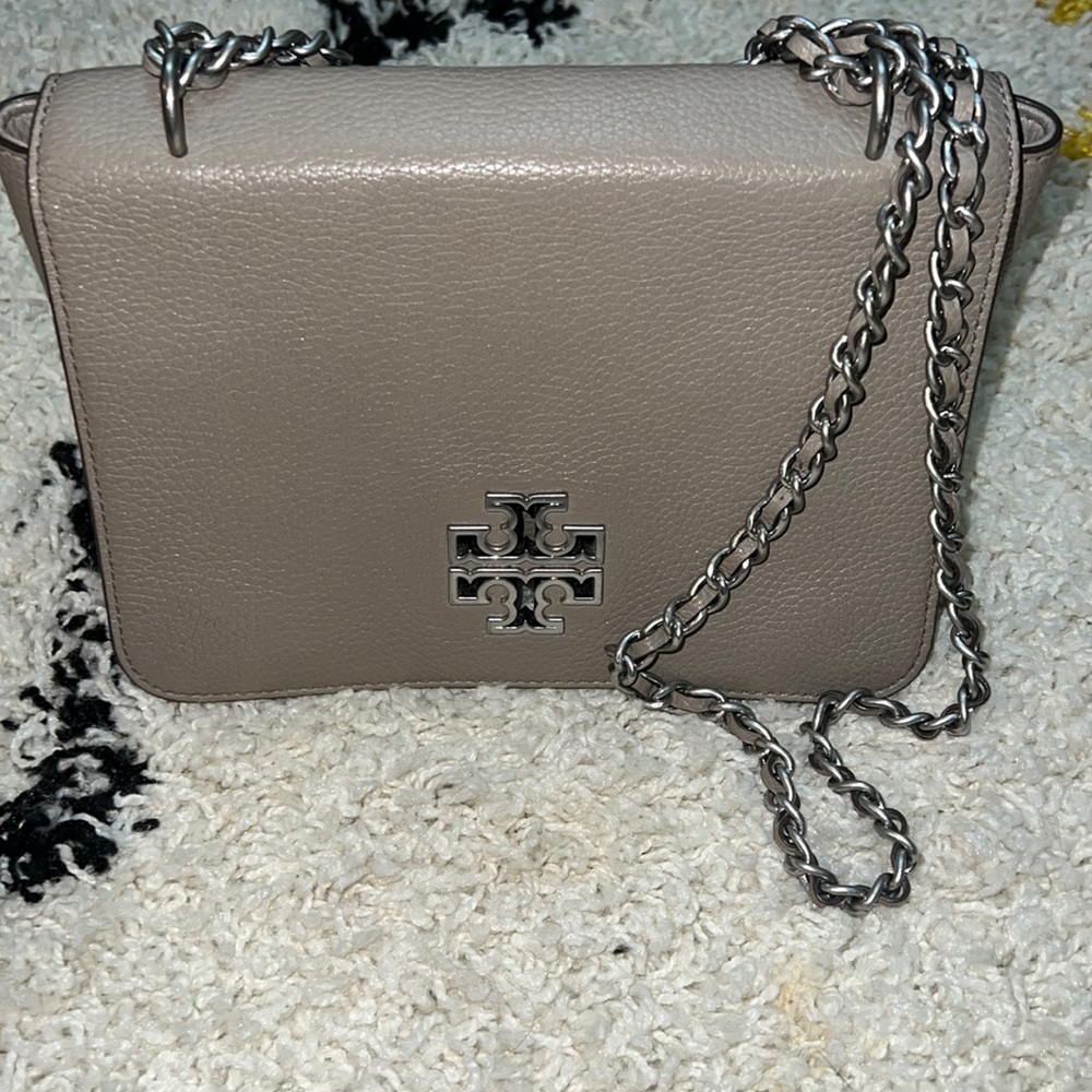 Tory burch purse and wallet,lightly used. asking $300 obo!!